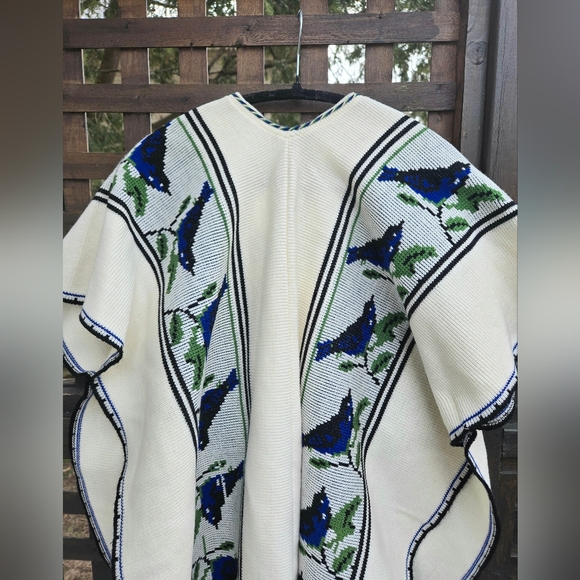 Vintage Poncho - Picture 9 of 9